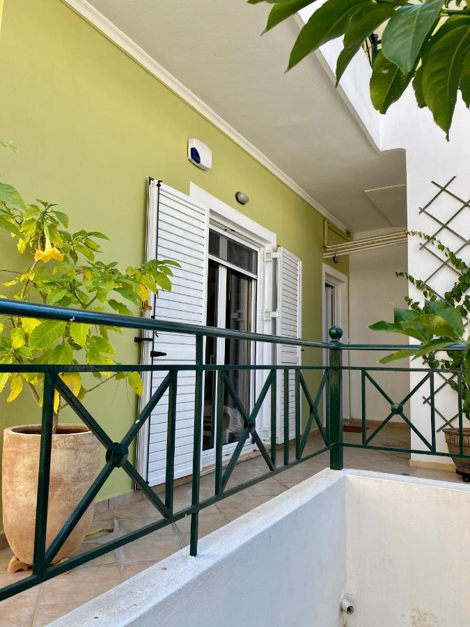 Dimitris Place Near Athens Airport 코로피온 외부 사진